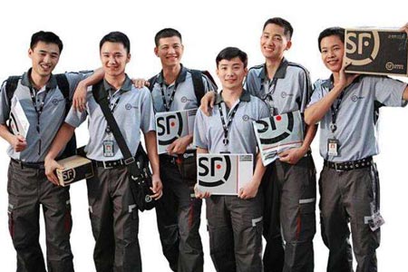 企業(yè)的定做工作服款式到底要不要經(jīng)常更換？